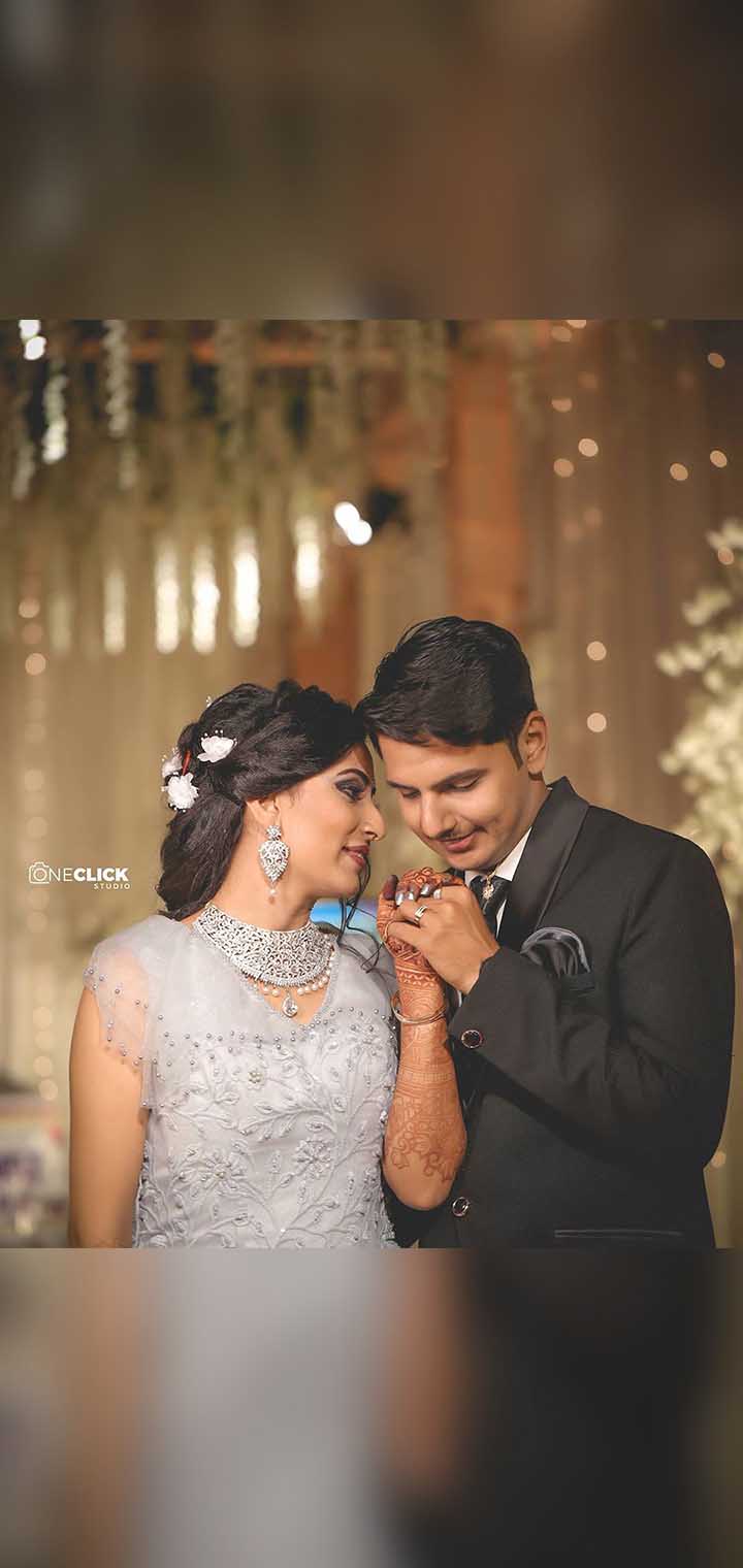 One Click Studio Pose Image