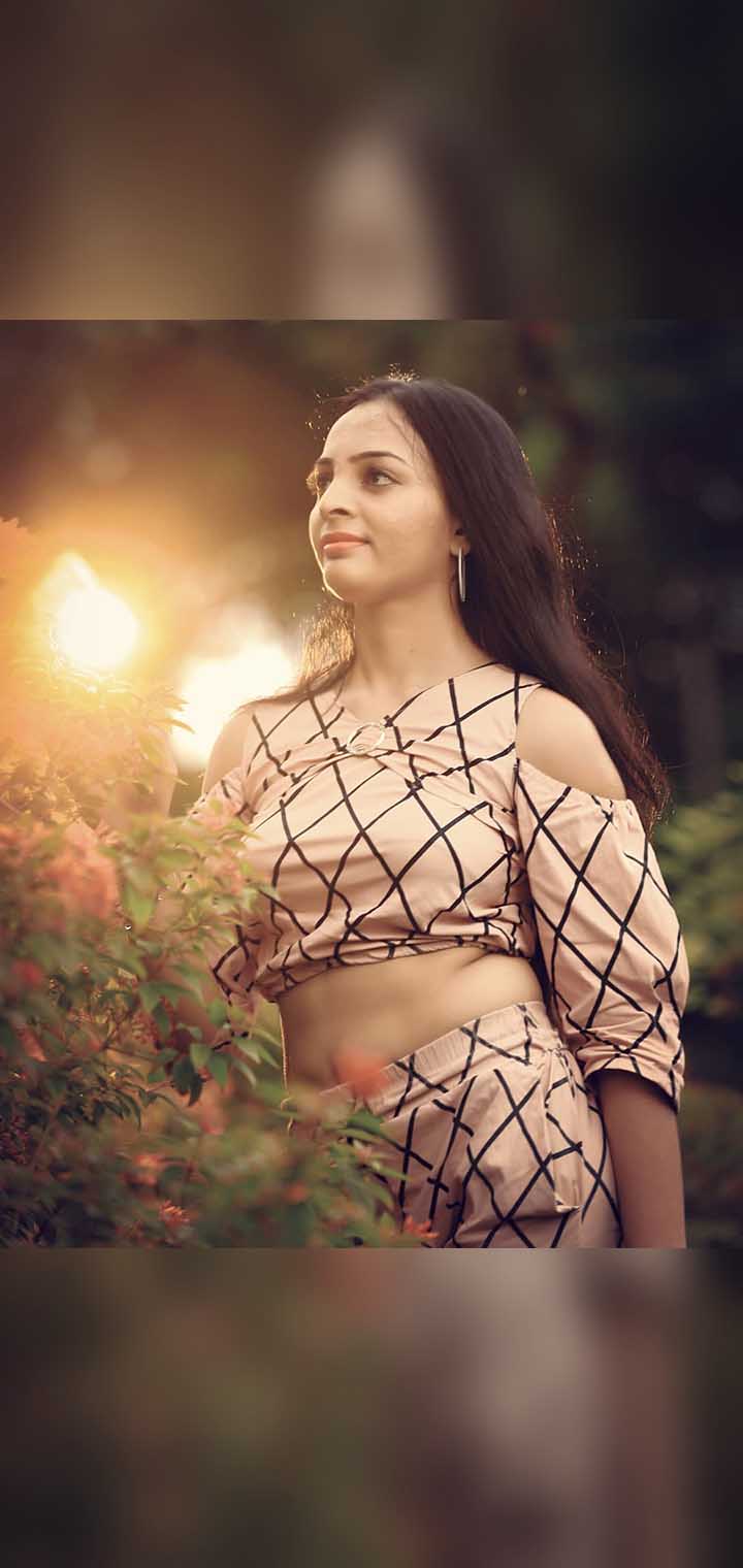 One Click Studio Pose Image