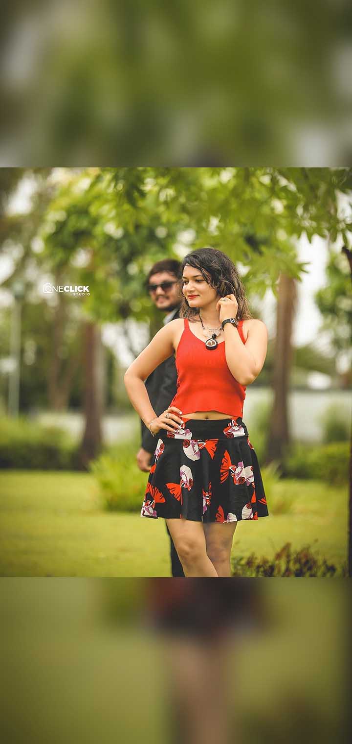 One Click Studio Pose Image