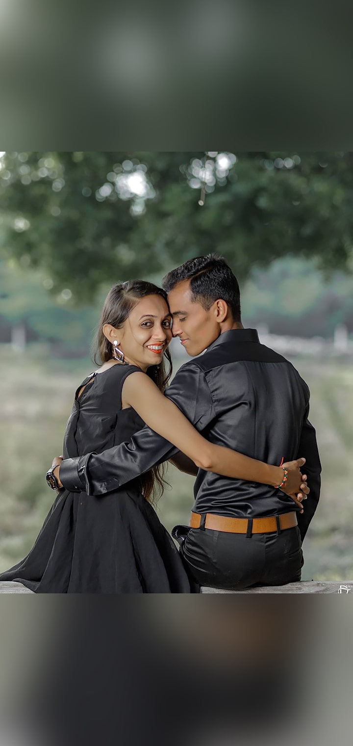 Dilus Photography Pose Image