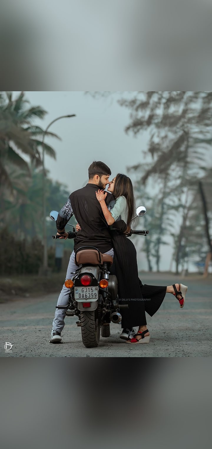 Dilus Photography Pose Image