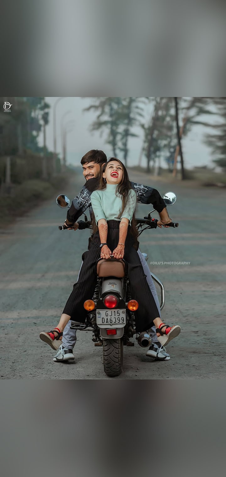 Dilus Photography Pose Image