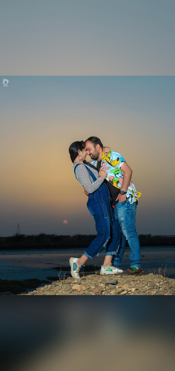 Dilus Photography Pose Image