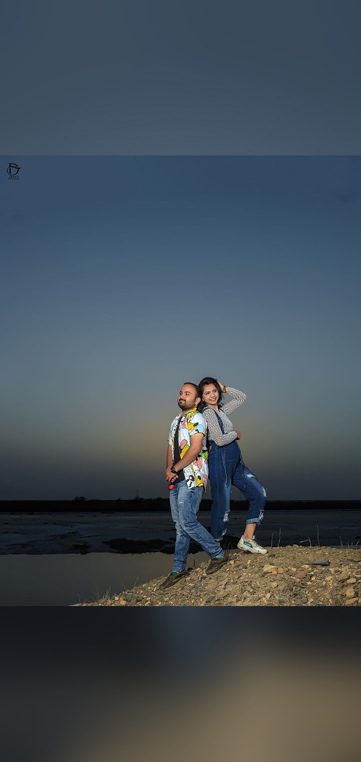 Dilus Photography Pose Image