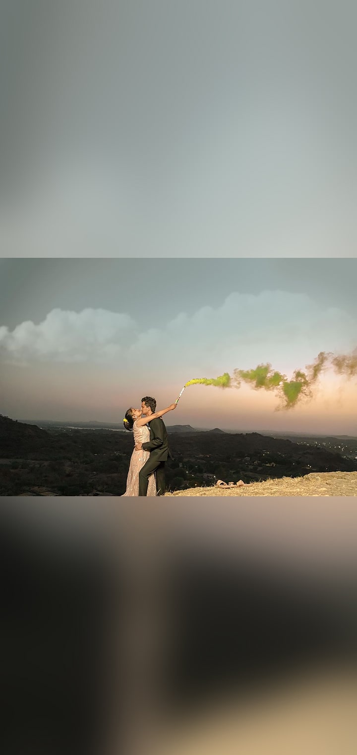 Dilus Photography Pose Image