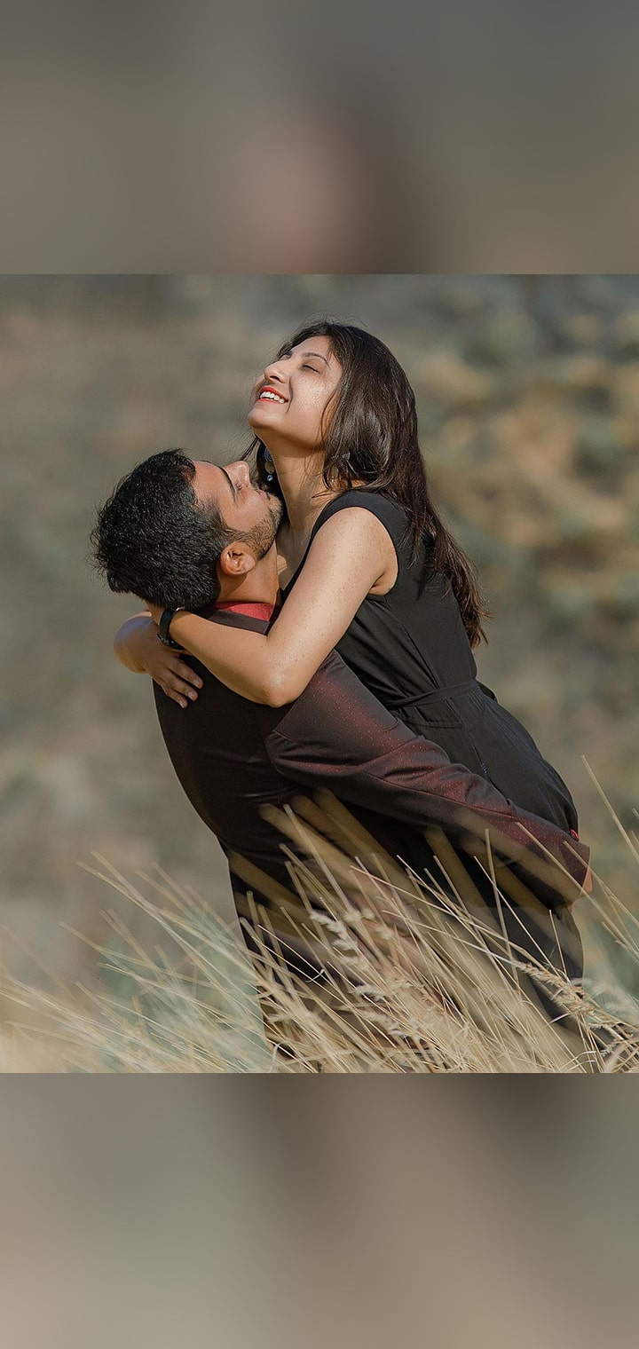 Dilus Photography Pose Image