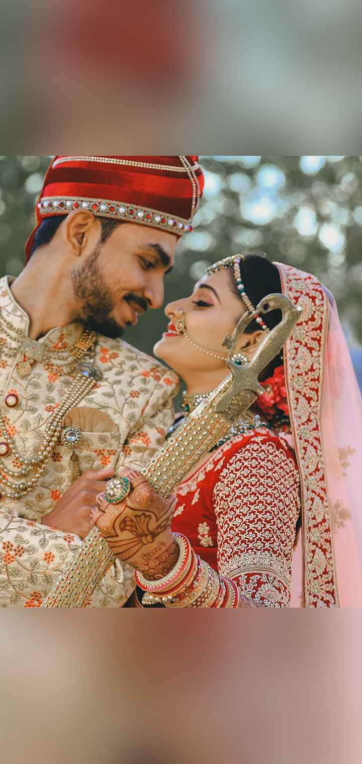 Dilus Photography Pose Image